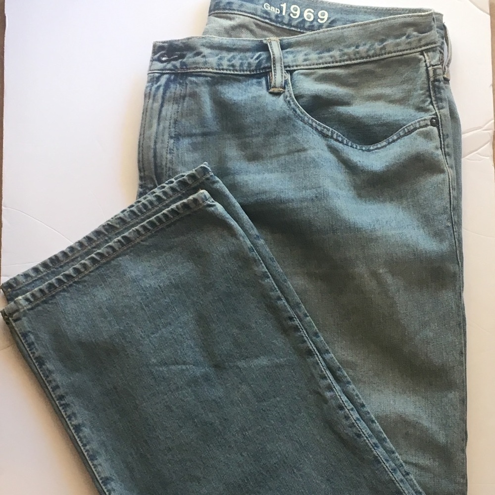 Men’s Gap jeans 42X30 Easy Fit